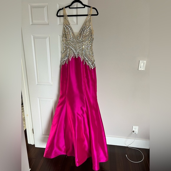 Jovani Dresses & Skirts - Gorgeous Jovani Couture dress